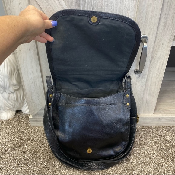 Fossil Legacy Black Pebbled Leather saddle messenger bag purse shoulder - Picture 6 of 16